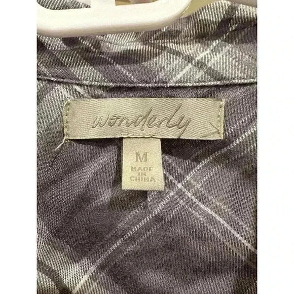 Wonderly gray plaid button up shirt .  Used in like new condition. - Picture 2 of 3